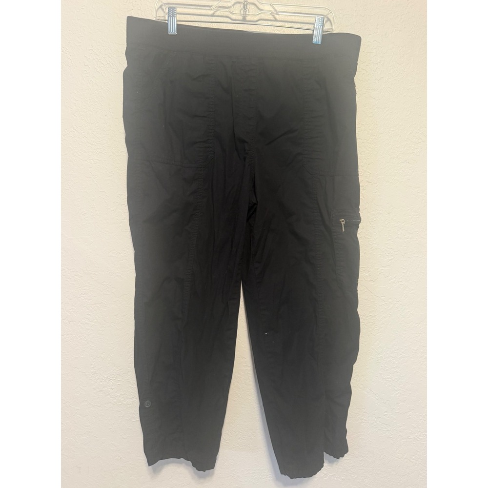Chicos Zenergy Neema Black Cargo Crop Pants Size 2.5 US 14 Elastic Waist Utility